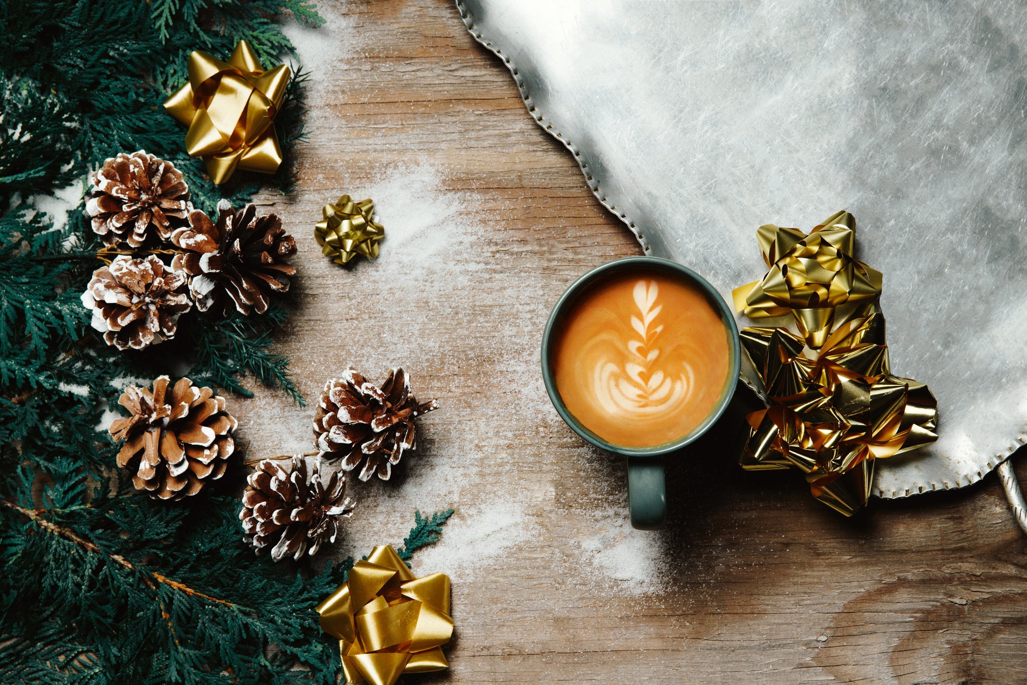 Nollaig Shona Dhaoibh! - Golden Thread Team